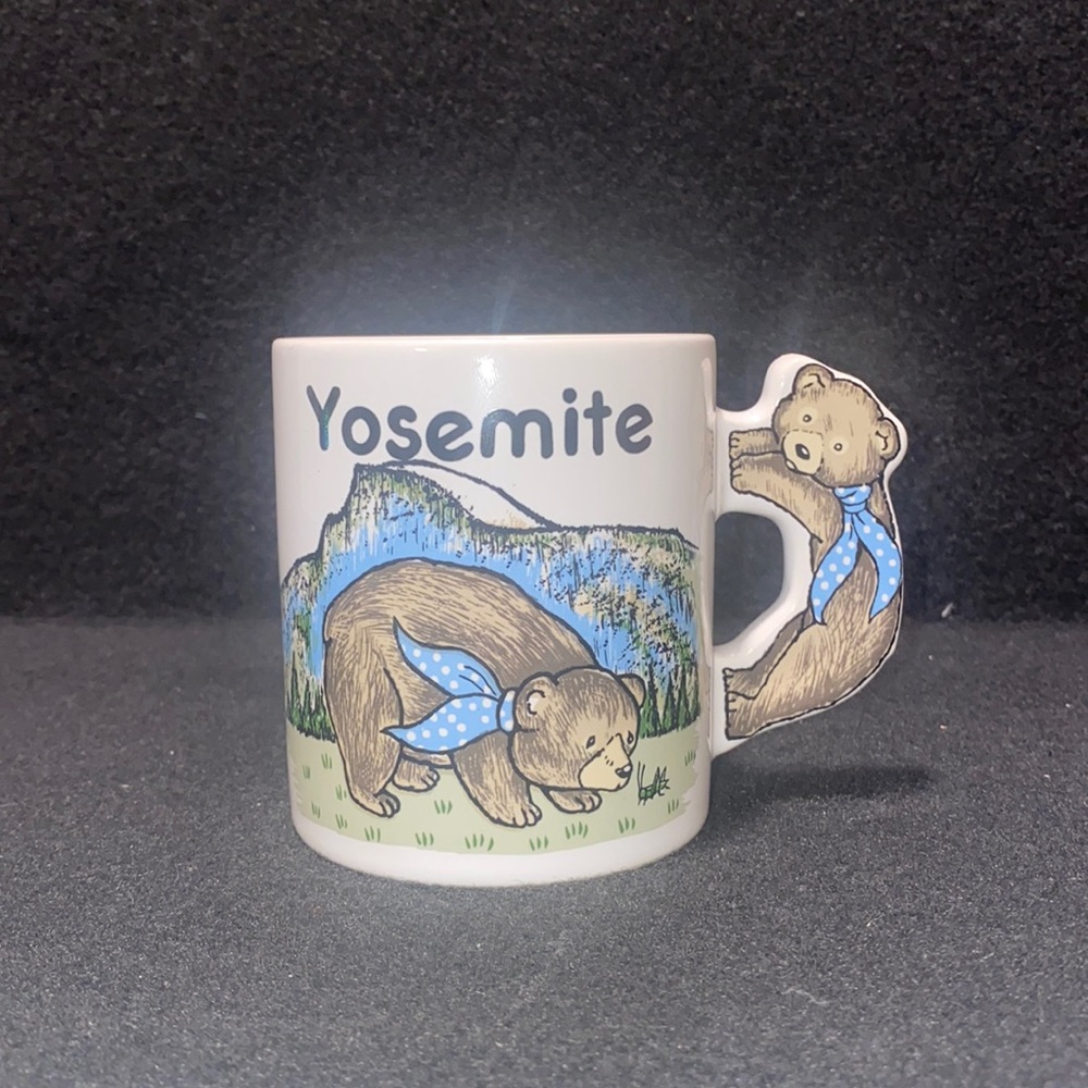 KWC Yosemite Mug with Bear Handle White Blue Brown